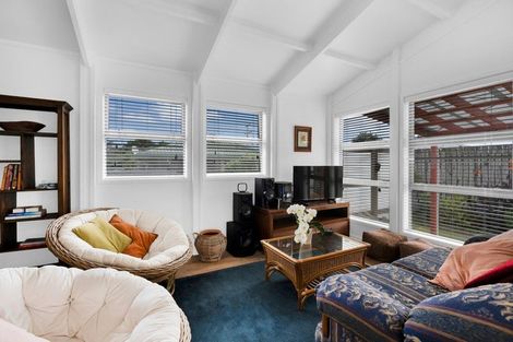 Photo of property in 15 Tasman Street, Opunake, 4616