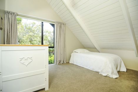 Photo of property in 217 Portage Road, Green Bay, Auckland, 0604