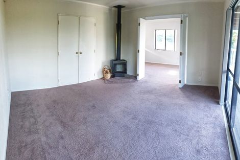 Photo of property in 150 Kaipara Road, Papakura, 2582