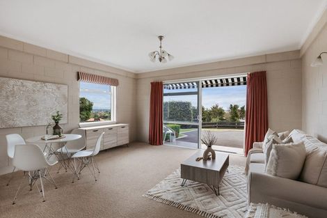 Photo of property in 98 Waikite Road, Welcome Bay, Tauranga, 3175