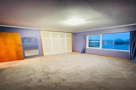 Photo of property in 1 Sovereign Place, Glenfield, Auckland, 0629