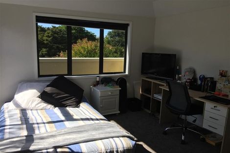 Photo of property in 40 Lyons Avenue, Murrays Bay, Auckland, 0630