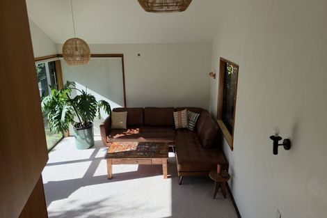 Photo of property in 11 Cannon Street, Westown, New Plymouth, 4310