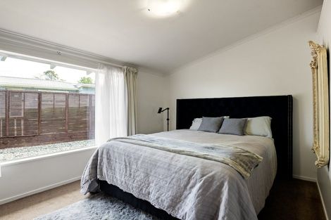 Photo of property in 28 Rothesay Place, Dinsdale, Hamilton, 3204