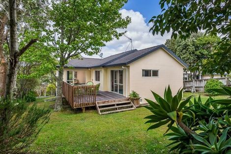 Photo of property in 35 Trotting Terrace, Fairview Heights, Auckland, 0632
