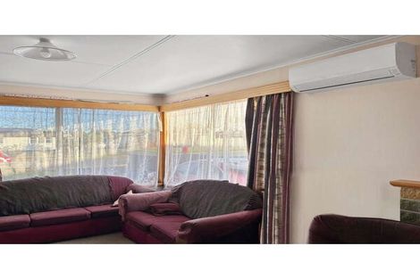 Photo of property in 8 Mark Perreau Place, Foxton, 4814