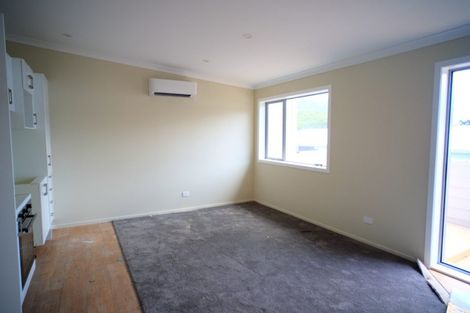 Photo of property in 19u2 Collins Avenue, Tawa, Wellington, 5028