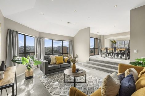 Photo of property in 17 Landsdowne Terrace, Karori, Wellington, 6012