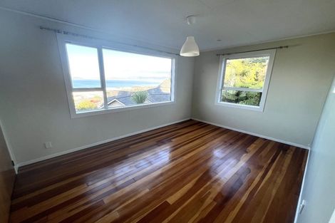 Photo of property in 36 Rakeiora Grove, Korokoro, Lower Hutt, 5012