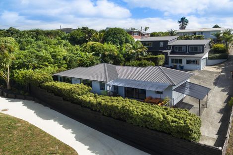 Photo of property in 24 Edgerton Road, Te Atatu Peninsula, Auckland, 0610