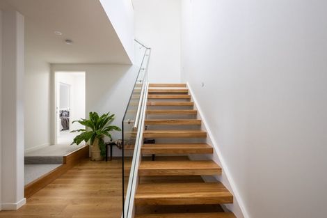 Photo of property in 9 Bayly Road, Moturoa, New Plymouth, 4310