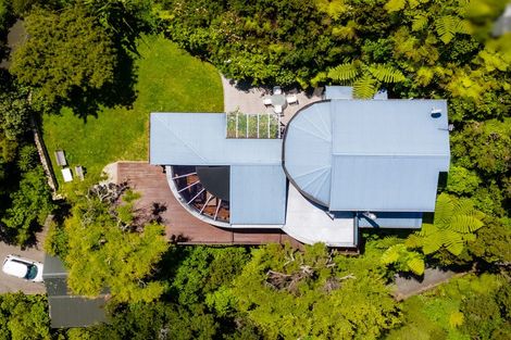 Photo of property in 5 Whiorau Grove, Lowry Bay, Lower Hutt, 5013