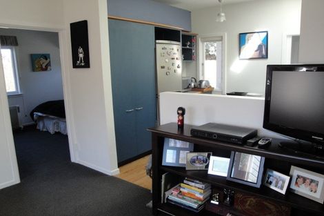 Photo of property in 25 Rua Street, Lyall Bay, Wellington, 6022