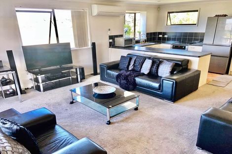 Photo of property in 96 Kamara Road, Glen Eden, Auckland, 0602