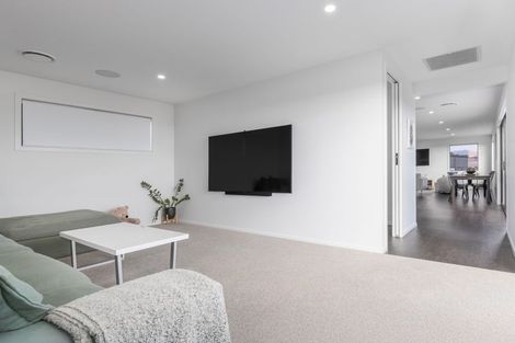 Photo of property in 94 Kotare Street, Waikanae, 5036