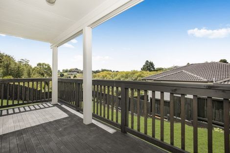 Photo of property in 125 Keri Vista Rise, Papakura, 2110