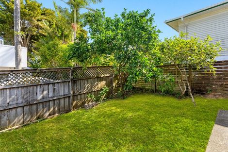 Photo of property in 1/10 Stanaway Street, Hillcrest, Auckland, 0627