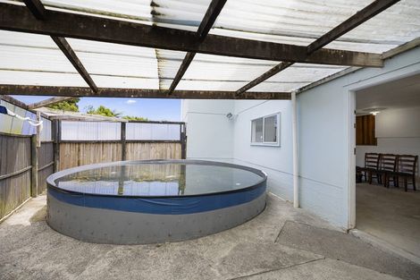 Photo of property in 14 Oawai Place, Marfell, New Plymouth, 4310