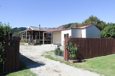 Photo of property in 1 Racecourse Road, Reefton, 7830