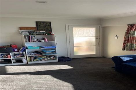 Photo of property in 5 Woodglen Road, Glen Eden, Auckland, 0602