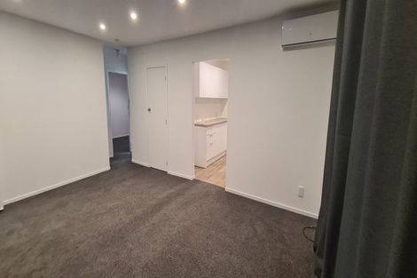 Photo of property in 4f1 Glanmire Road, Newlands, Wellington, 6037