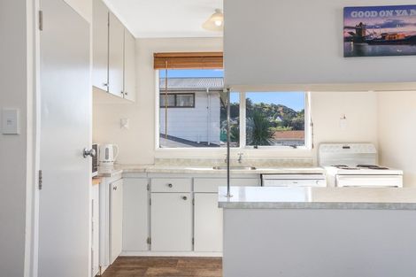 Photo of property in 100 Omapere Street, Whitby, Porirua, 5024