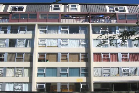 Photo of property in 74a Mcalpine Avenue, Mount Cook, Wellington, 6011