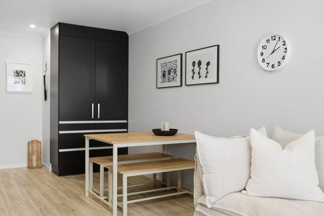 Photo of property in 2/19 Victoria Road, Mount Maunganui, 3116