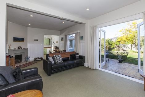 Photo of property in 104 Edward Avenue, Edgeware, Christchurch, 8013