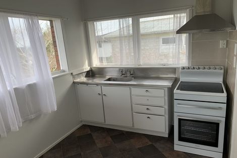 Photo of property in 2/6 Stanley Road, Glenfield, Auckland, 0629