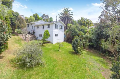 Photo of property in 52 Weatherly Road, Torbay, Auckland, 0630