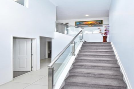 Photo of property in 55 Saralee Drive, Manurewa, Auckland, 2105