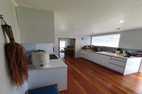 Photo of property in 4 Dunstall Place, Mangere Bridge, Auckland, 2022