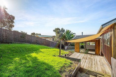 Photo of property in 15 Empressa Heights, Helensville, 0800