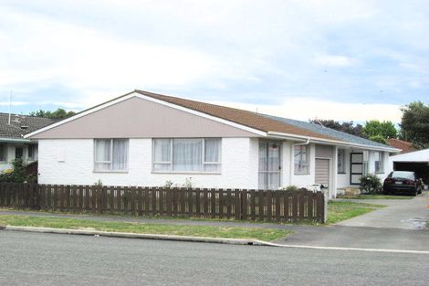 Photo of property in 2/99 Hay Street, Bromley, Christchurch, 8062