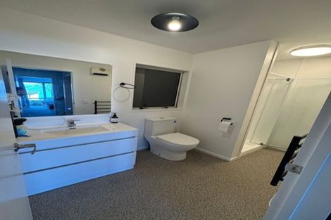 Photo of property in 46 Wynyard Crescent, Fernhill, Queenstown, 9300