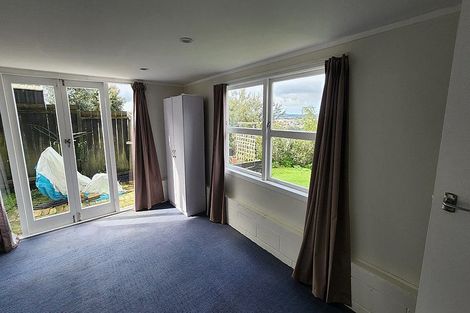 Photo of property in 139 Luckens Road, West Harbour, Auckland, 0618