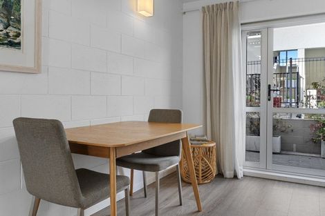 Photo of property in 2/21 The Mall, Mount Maunganui, 3116