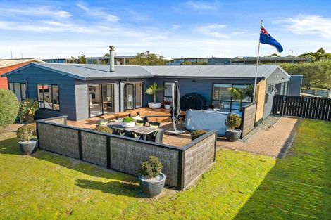 Photo of property in 2 The Southern Isle, Omaha, 0986