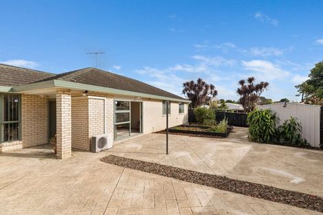 Photo of property in 14 Magnolia Drive, Waiuku, 2123