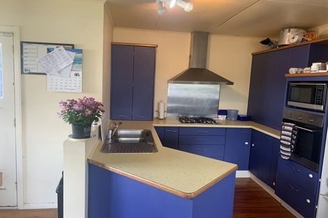 Photo of property in 11 Tawhiti Road, Hawera, 4610