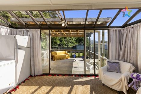 Photo of property in 24 Korau Grove, Stokes Valley, Lower Hutt, 5019