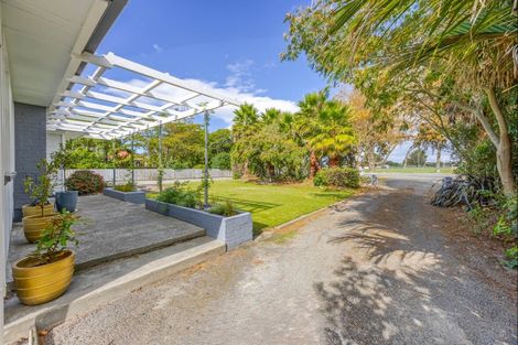 Photo of property in 243 State Highway 2, Clive, 4102