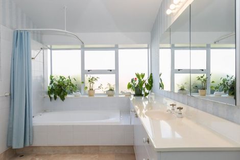 Photo of property in 95 Churchill Drive, Taradale, Napier, 4112