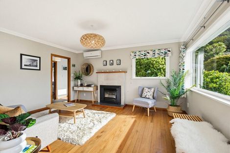 Photo of property in 103 Makara Road, Karori, Wellington, 6012