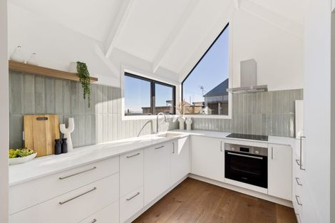 Photo of property in 10 Hobday Lane, Mount Pleasant, Christchurch, 8081