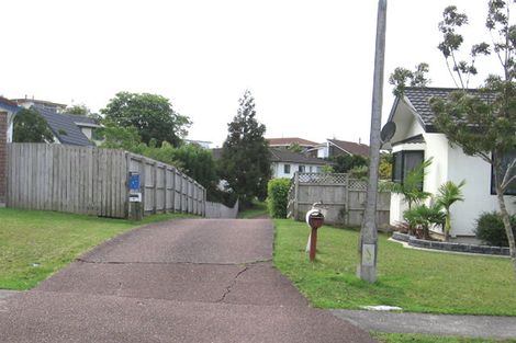 Photo of property in 8 Queen Natalie Place, Massey, Auckland, 0614