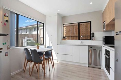 Photo of property in 152c Colwill Road, Massey, Auckland, 0614