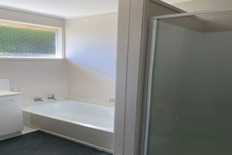Photo of property in 13 Woodstock Road, Forrest Hill, Auckland, 0620