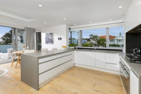 Photo of property in 8a Rarere Road, Hauraki, Auckland, 0622